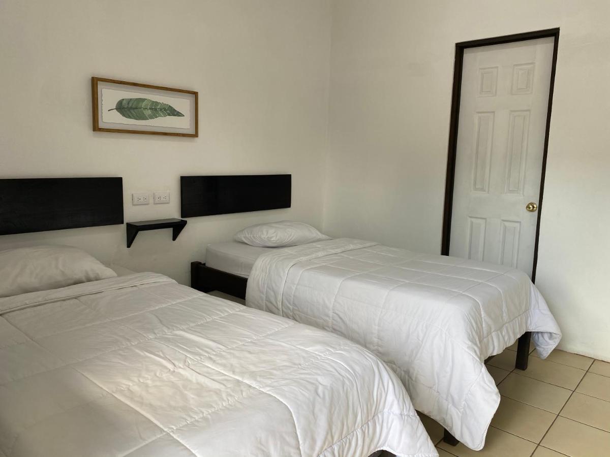 Hotel Canas Экстерьер фото