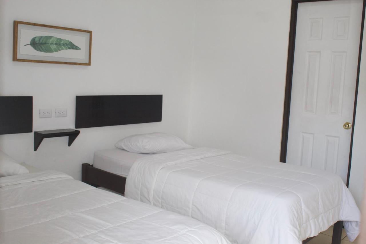 Hotel Canas Экстерьер фото