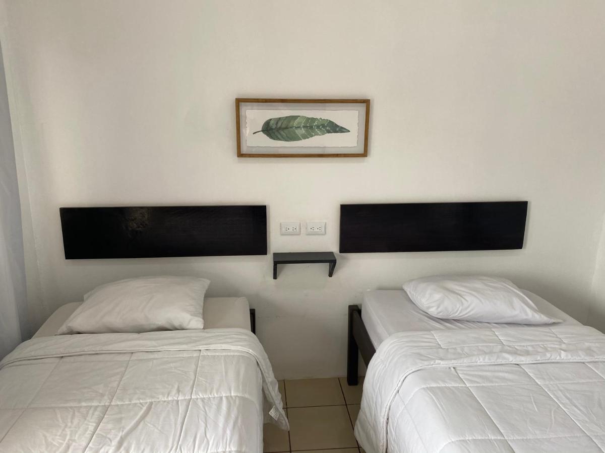 Hotel Canas Экстерьер фото